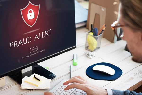 computer screen fraud warning